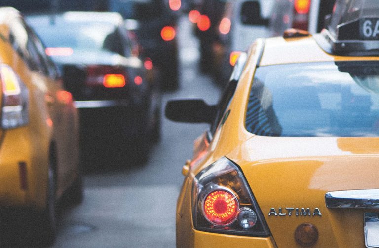 Cómo Crear una App Como InDriver: Coste y Arquitectura 2026